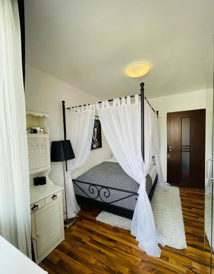Little Cute Homey Apartman Сату-Маре Екстер'єр фото